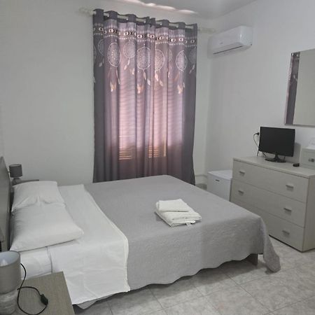 Guest House Tra Rocce E Mare 马达莱纳 外观 照片