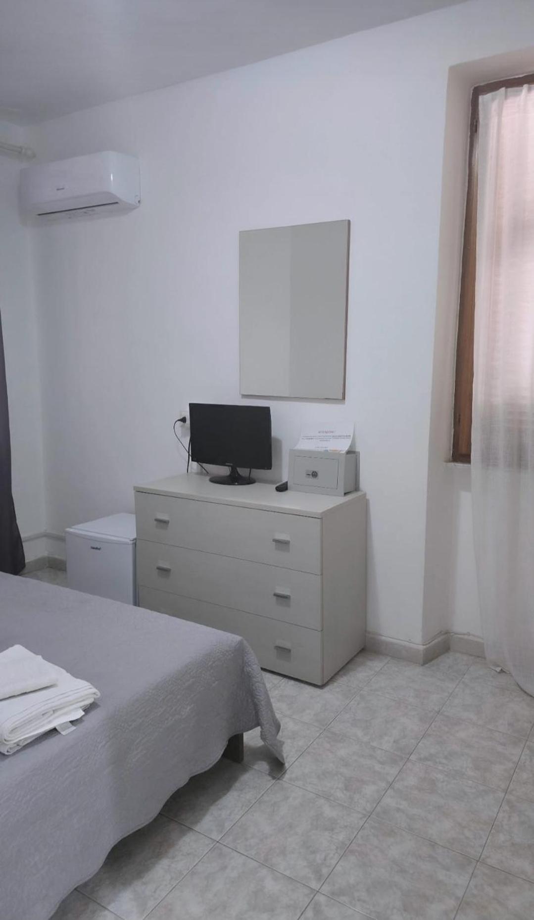 Guest House Tra Rocce E Mare 马达莱纳 外观 照片