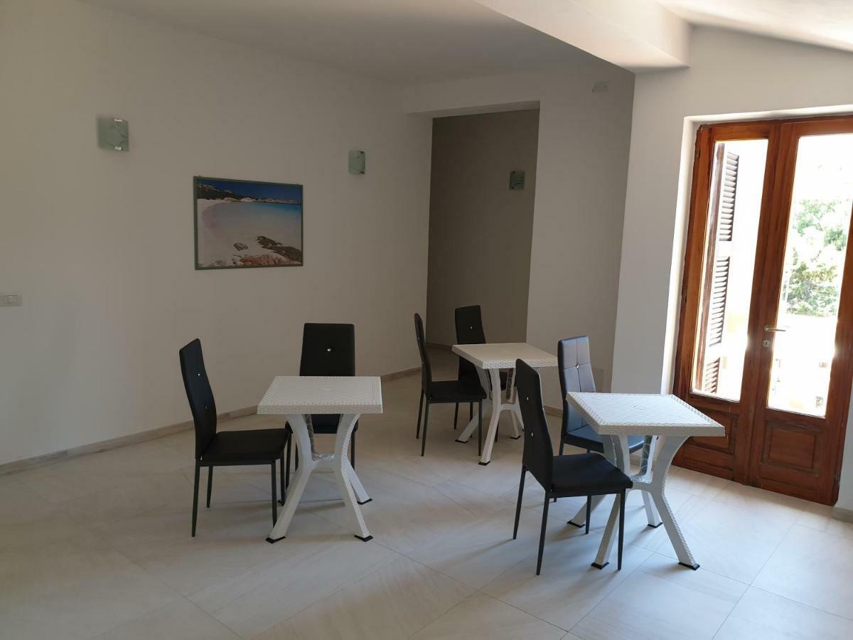 Guest House Tra Rocce E Mare 马达莱纳 外观 照片