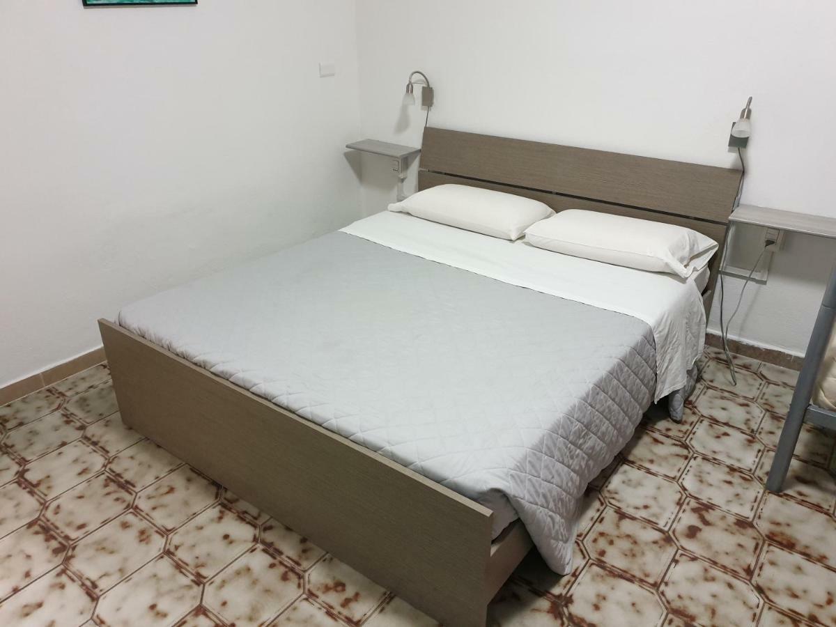 Guest House Tra Rocce E Mare 马达莱纳 外观 照片