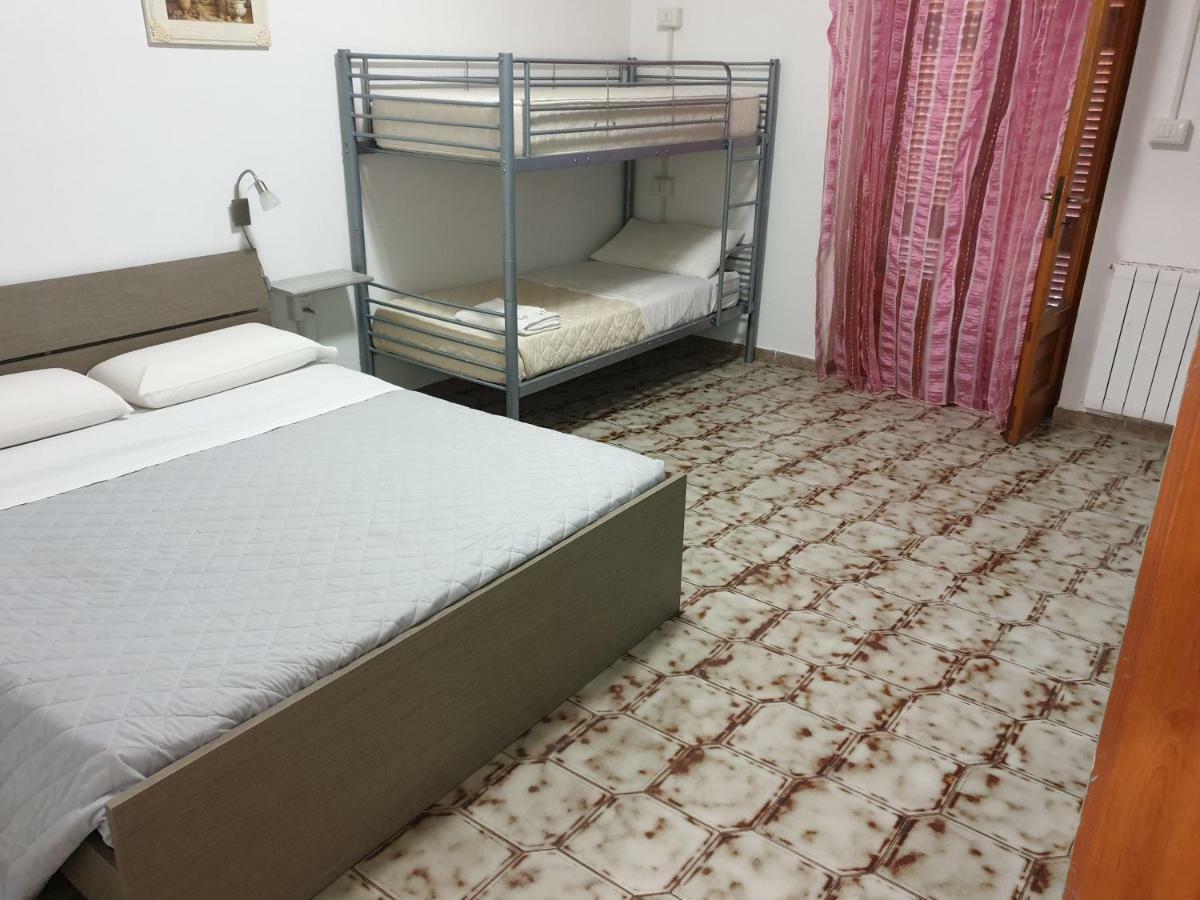 Guest House Tra Rocce E Mare 马达莱纳 外观 照片